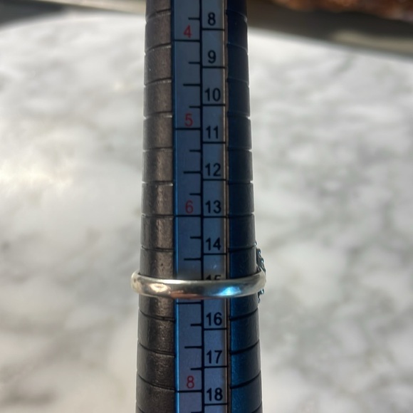 Beautiful blue topaz tear drop 925 sterling silver ring in size 7 - Picture 6 of 7